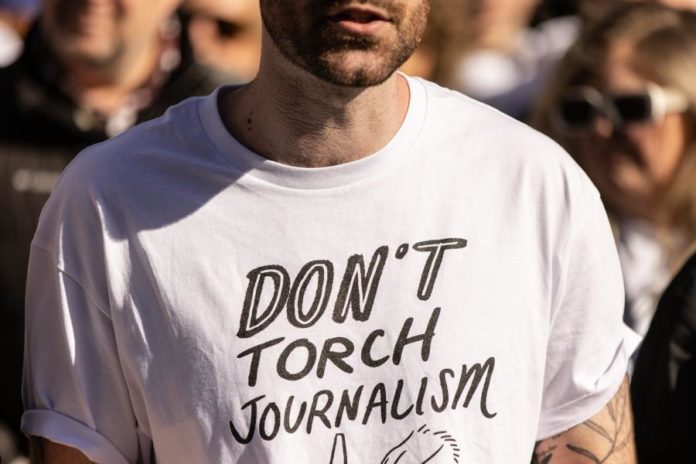 43274936.jpg
