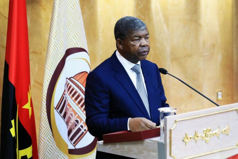 Presidente angolano visita África do Sul na próxima semana para solidificar relações