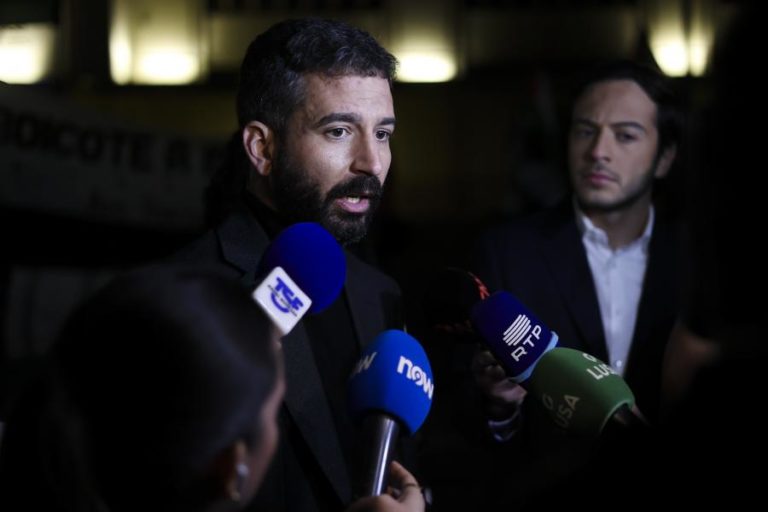 BE acusa Montenegro de ser “incendiário” e “arrastar PSP” para disputa com extrema-direita