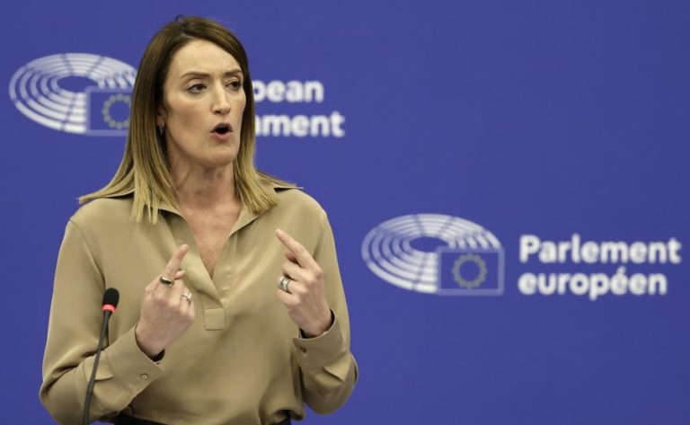 Metsola convicta de que António Costa terá liderança “forte determinada e unida”