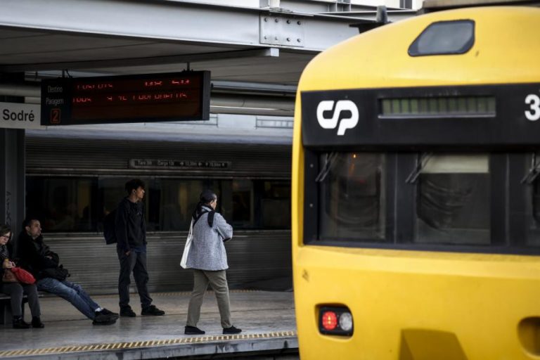 Greve na CP suprimiu mais de 70% dos comboios previstos até às 12:00