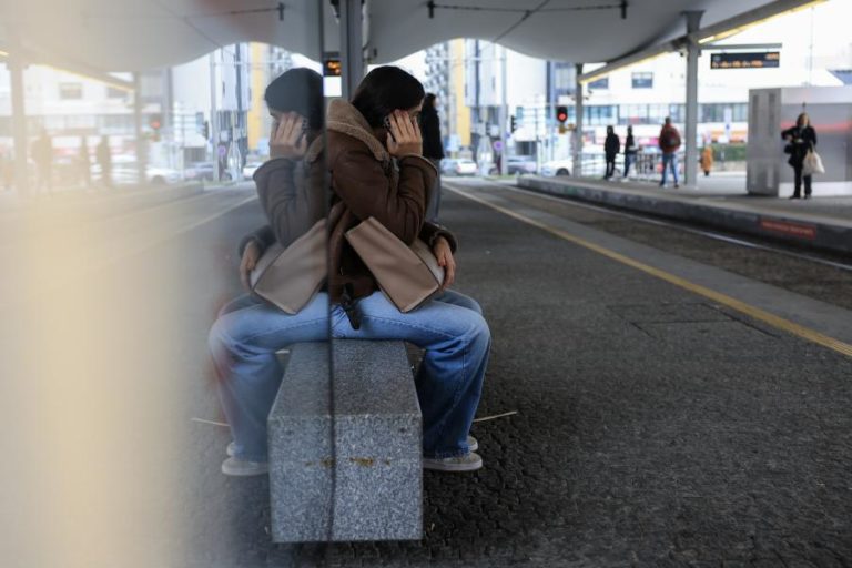 Metro do Porto encerra operação mais cedo na segunda-feira devido à greve