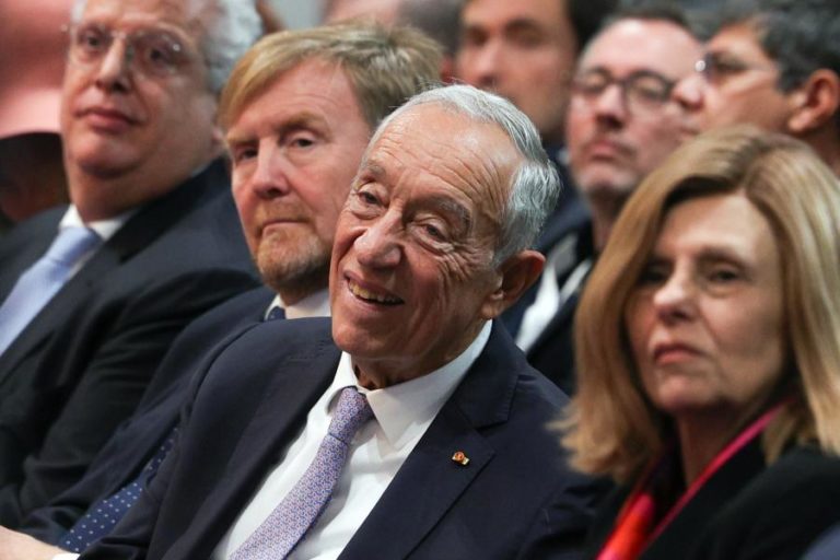 Marcelo espera reatar de conversações com bombeiros em 2025 para se rever estatuto