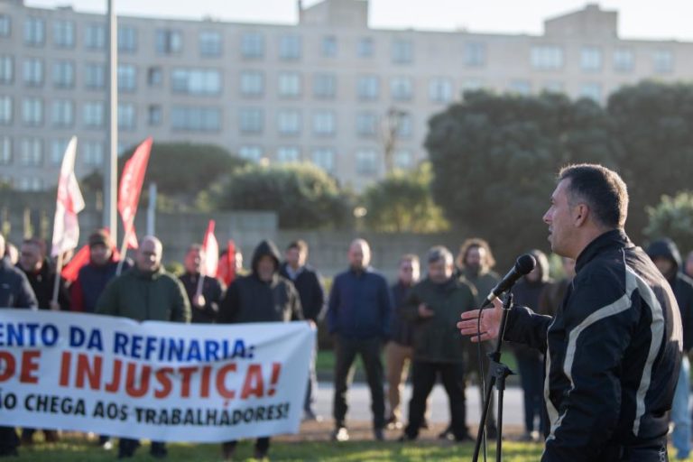 Trabalhadores em ‘lay-off’ recuam 60% em novembro face a 2023