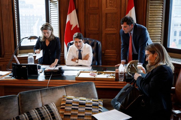 B1-02-VT ENCONTRO MINISTROS CANADA TRUMP RS 12272