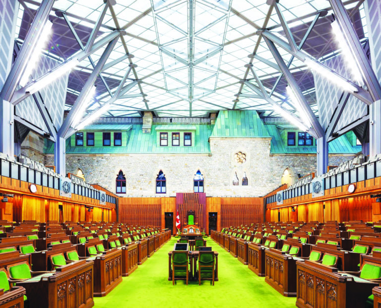 Política: Parlamento aprova 21,6 mil milhões em despesas suplementares