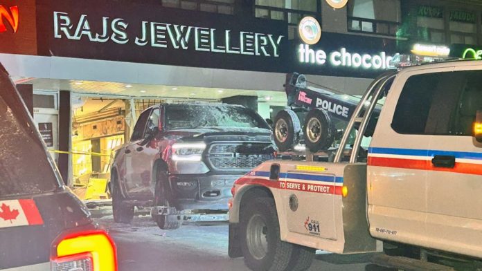 B2-03-VT FERIDOS ASSALTO JOALHARIA REXDALE RS 122324