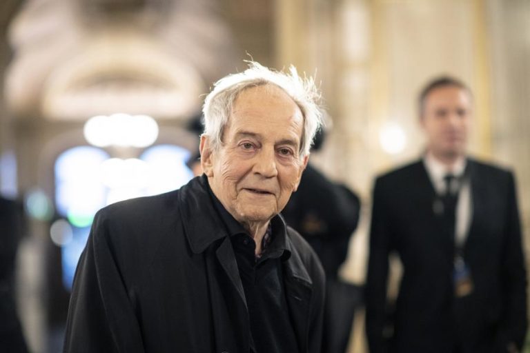 Morreu encenador Otto Schenk, “força da natureza” que marcou festival de Salzburgo