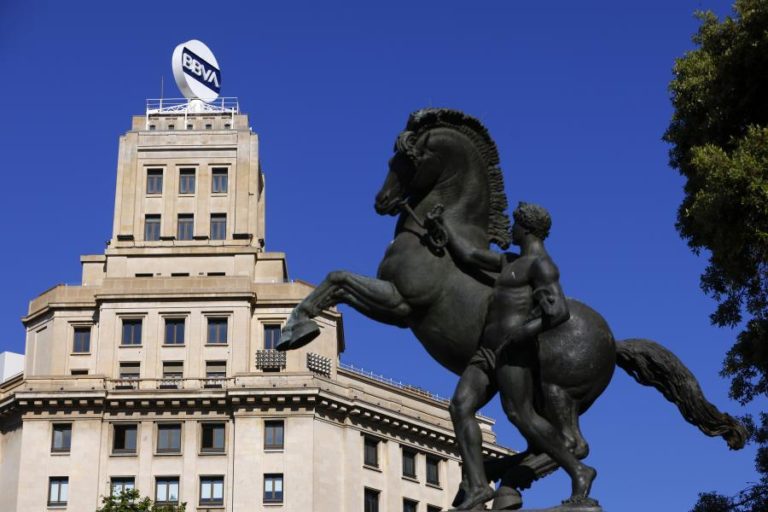 Lucros do BBVA subiram 25,4% e ultrapassaram os 10 mil milhões de euros