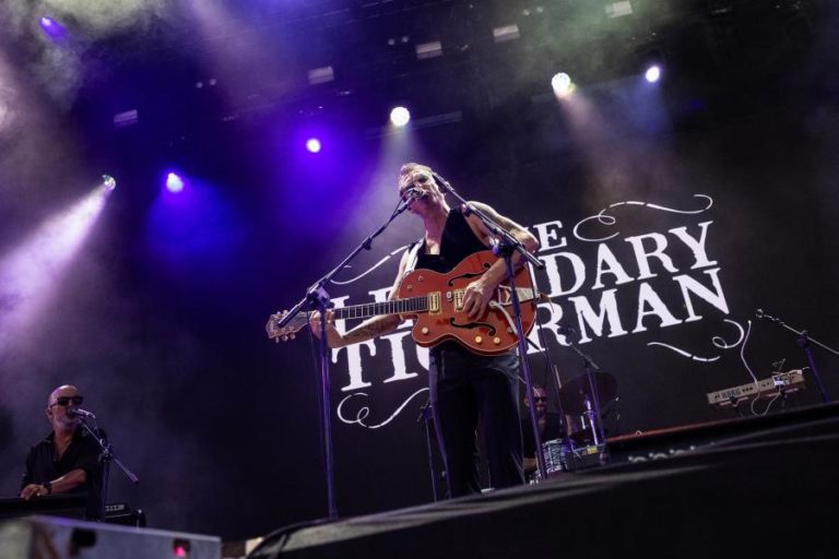 The Legendary Tigerman celebra 15 anos de “Femina” ao vivo no Porto, Lisboa e Coimbra
