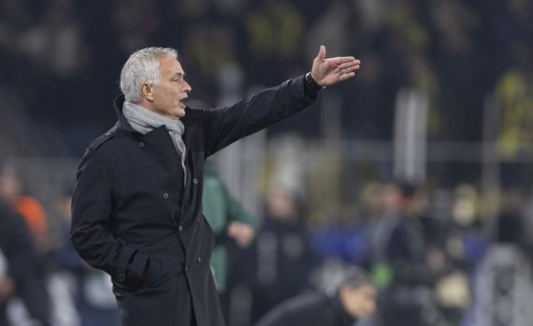 Fenerbahçe, de Mourinho, vence penúltimo da Liga turca com ‘bis’ de En Nesyri