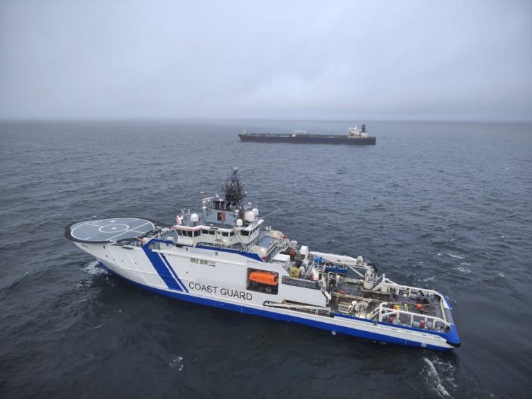 Suécia apreende navio suspeito de sabotar cabo submarino no Báltico