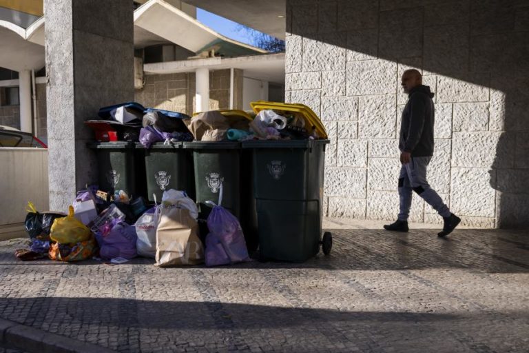 Moedas diz que Lisboa conseguiu atenuar efeitos da greve dos trabalhadores da higiene urbana