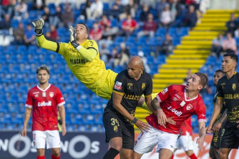 Santa Clara cede ‘nulo’ com Farense e cai para o quinto lugar da I Liga