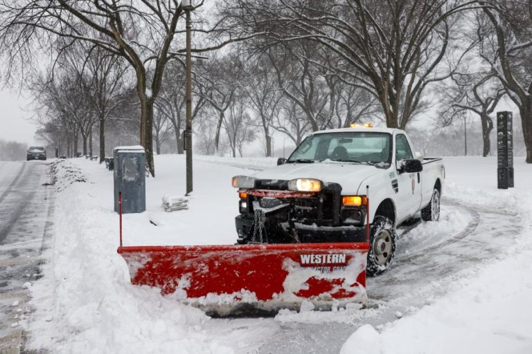 Pelo menos cinco mortos na pior tempestade de neve em décadas nos EUA