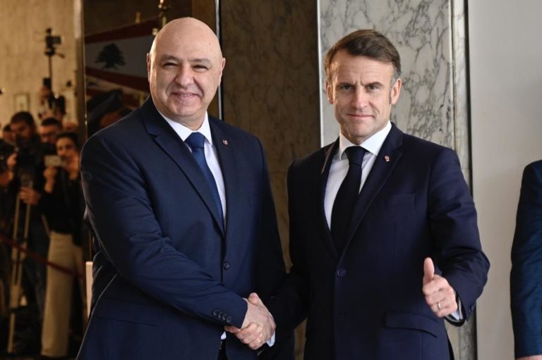 Presidente libanês discute com Macron necessidade de forçar Israel a deixar o país
