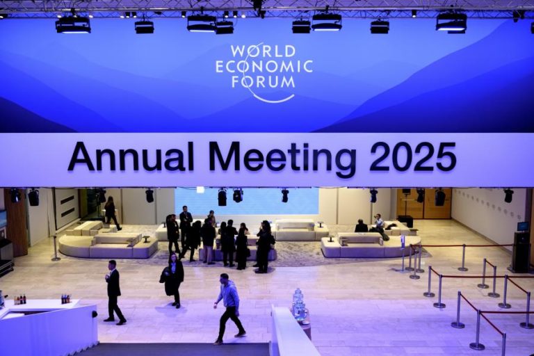 Fórum de Davos arranca hoje com regresso de Trump a centrar atenções