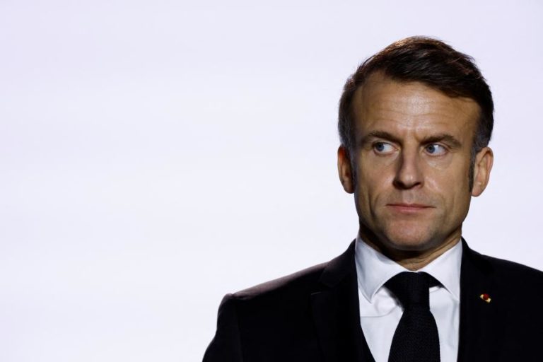 Macron pede a Netanyahu para retirar forças israelitas do Líbano