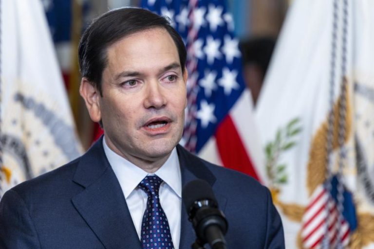 Estados Unidos suspendem emissão de vistos na Colômbia