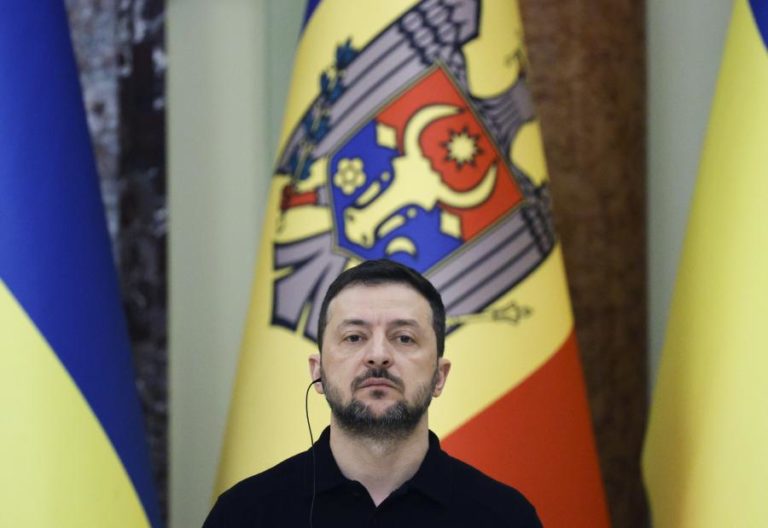 Zelensky pede formato de negociações com Moscovo que inclua Kiev
