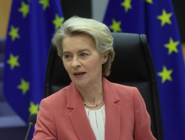 Von der Leyen quer eliminar barreiras e dar financiamento para UE ‘ganhar’ a EUA e China