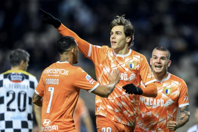 Famalicão vence Boavista e agrava crise ‘axadrezada’