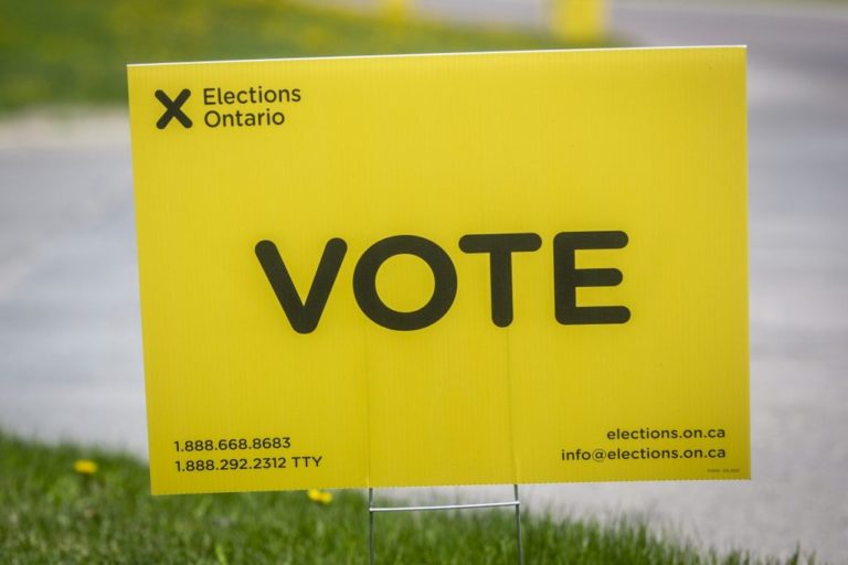 Política: Campanha eleitoral antecipada arranca em Ontário