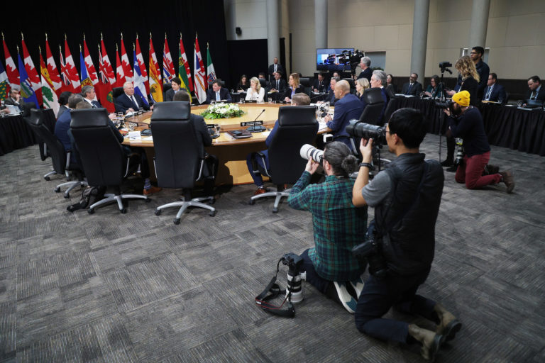 Resposta canadá: Trudeau reúne com premiers para discutir plano