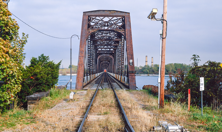 Canadá-EUA: Ação nas fronteiras pode evitar tarifas, diz secretário de Trump