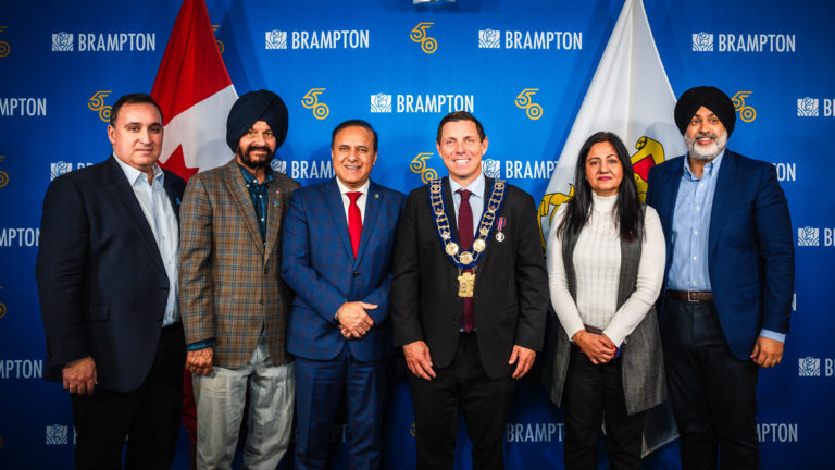 Reconhecimento: Patrick Brown condecorado com Medalha da Coroação do Rei Carlos III