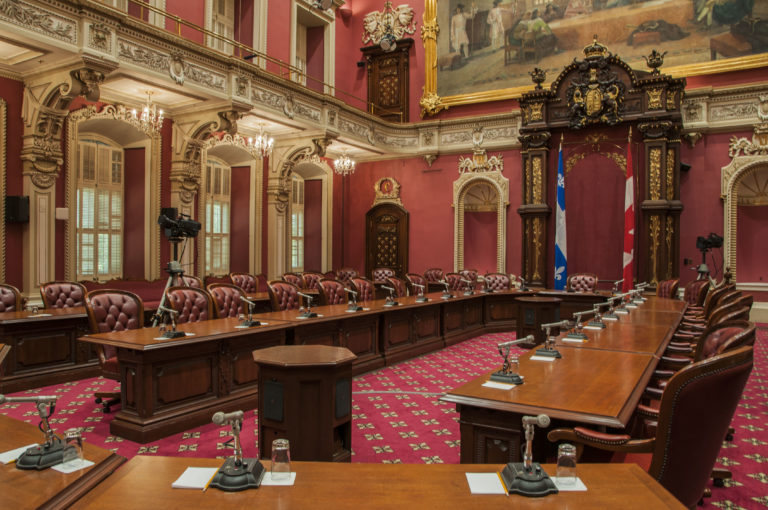 Política: Parlamento do Quebec retoma trabalhos com foco em Trump