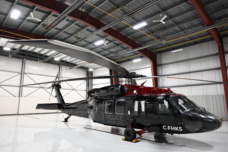 Fronteiras: Helicópteros da RCMP começam a sobrevoar fronteiras em Alberta e Manitoba