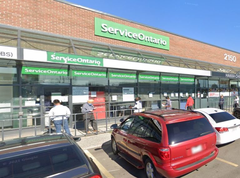 Relatório: Governo de Ontário subestima custos de realocação do ServiceOntario