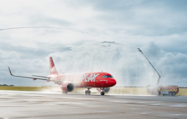 Aviação: Companhia aérea islandesa ‘low-cost’ encerra operações no Canadá