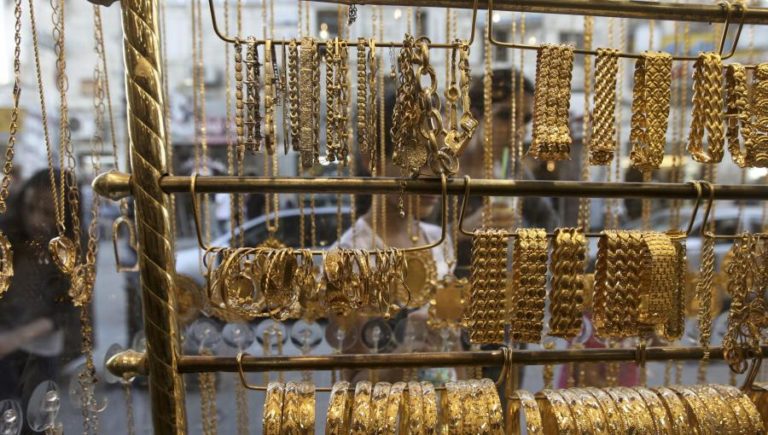 Ouro bate máximo histórico acima dos 2.845 dólares por onça