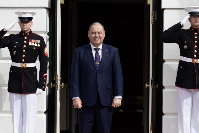 Ilhas Cook assinam “parceria estratégica” com a China