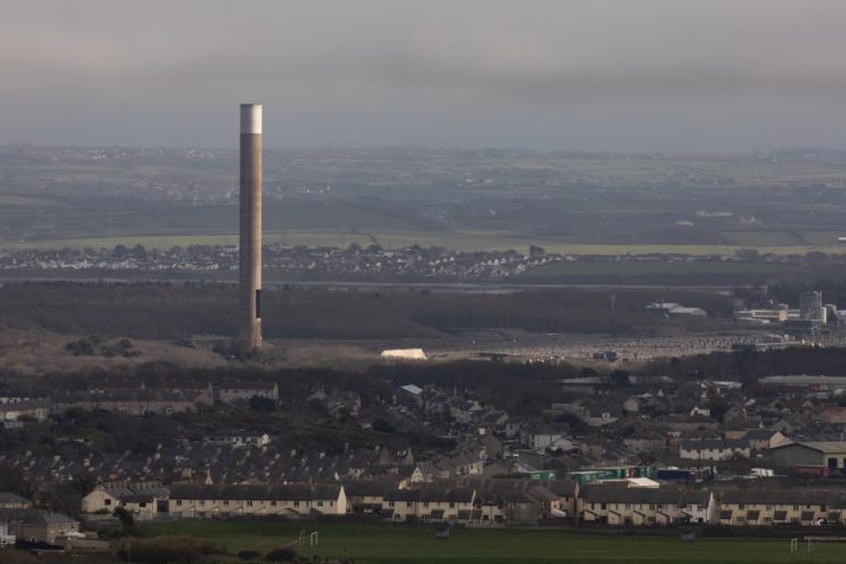 Londres anuncia apoios de até 3 mil MEuro para indústria siderúrgica