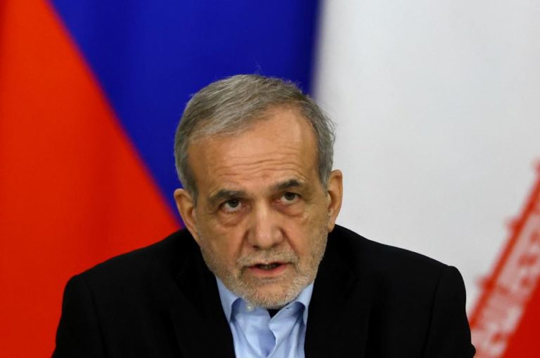 Presidente iraniano acusa Donald Trump de querer colocar país de rastos