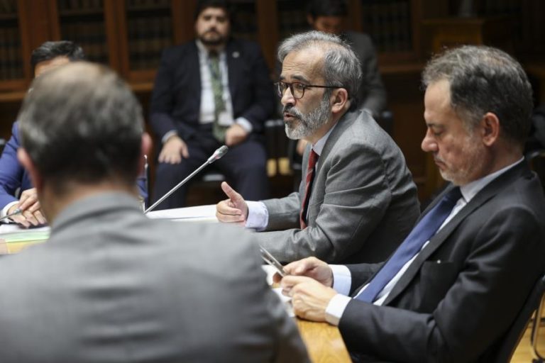 Portugal acompanhará portugueses caso sejam deportados dos EUA – MNE