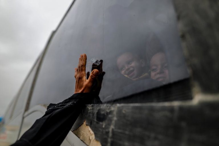 Emirados rejeitam qualquer plano para deslocar palestinianos de Gaza