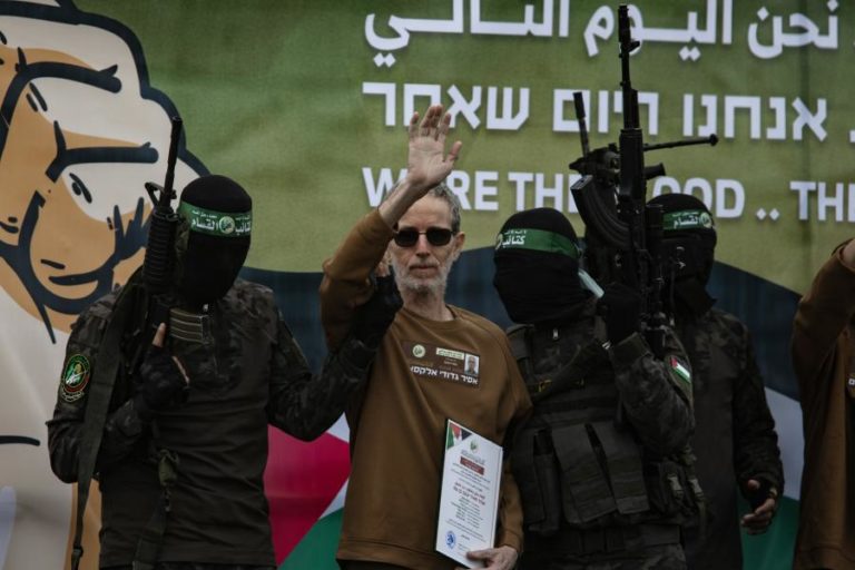 Hamas adia próxima troca de prisioneiros com Israel “até nova ordem”