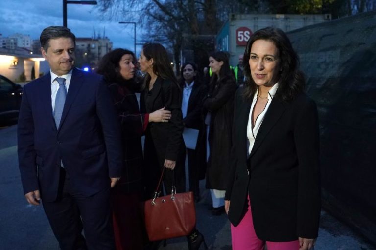 Ministra promete para quinta-feira novas medidas para combater morosidade processual