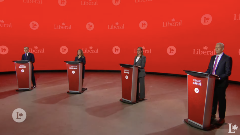 Política: Trump domina primeiro debate da corrida à liderança liberal