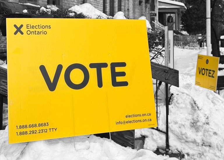 Política: Eleitores de Ontário vão às urnas em votação de inverno histórica