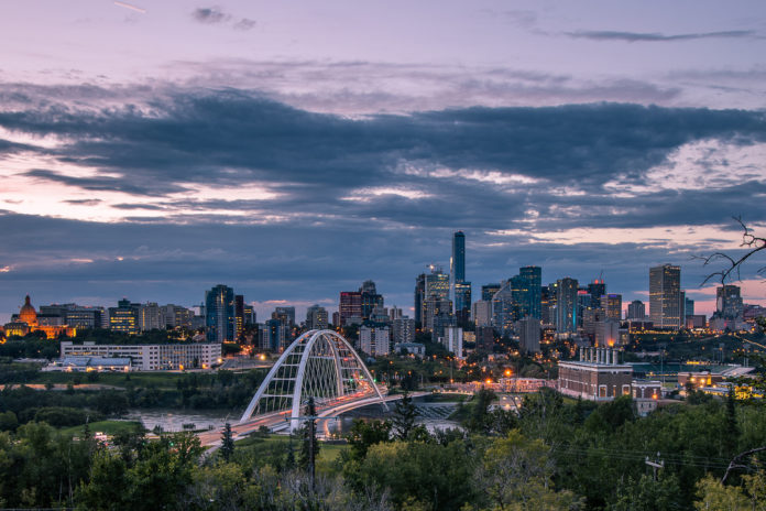 B1-03-VT EDMONTON AUGE DROGAS TARIFAS EUA RS 020525