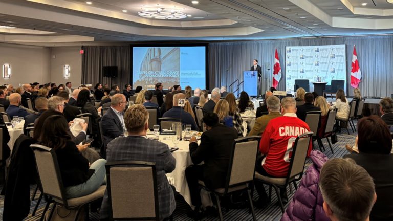 Economia: Tarifas podem causar danos permanentes, alerta Macklem