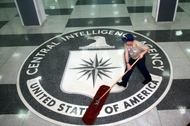Cortes de Trump ao governo federal dos EUA chegam à CIA