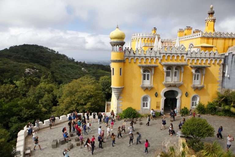 Alguns monumentos de Sintra reabrem no domingo com condicionamentos