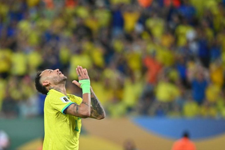 Neymar de regresso à seleção de futebol do Brasil após longa ausência