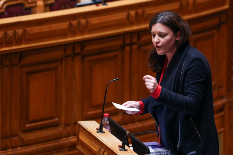 BE e PCP acusam Governo de querer fragilizar SNS e vendê-lo “às postas” ao privado